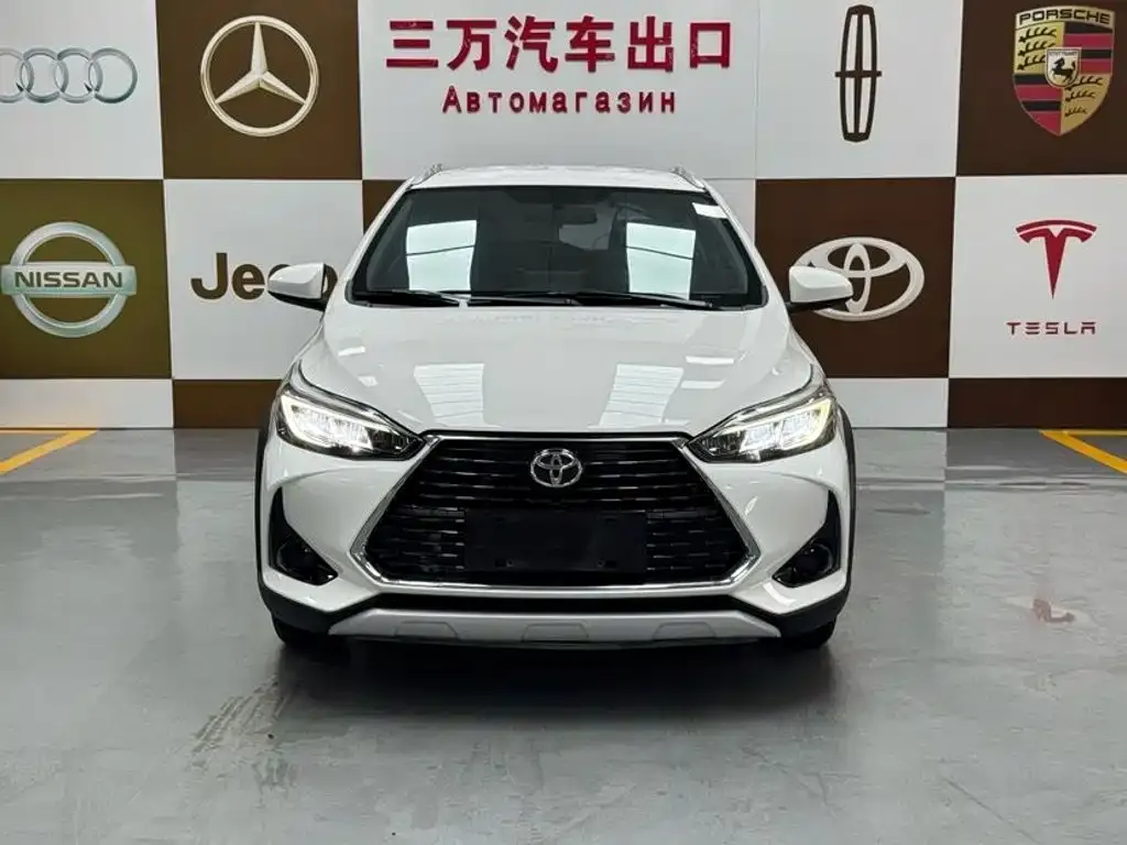 Toyota Yaris L — фото 7