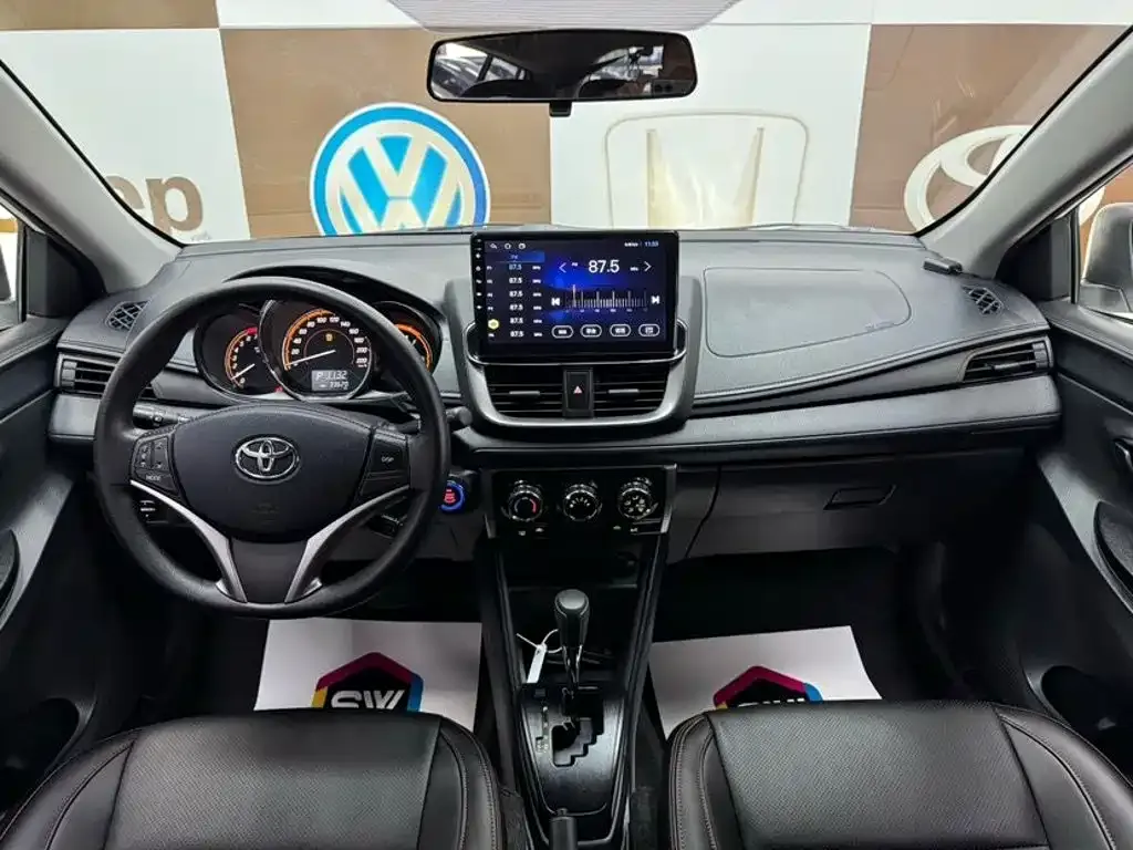 Toyota Yaris L — фото 6