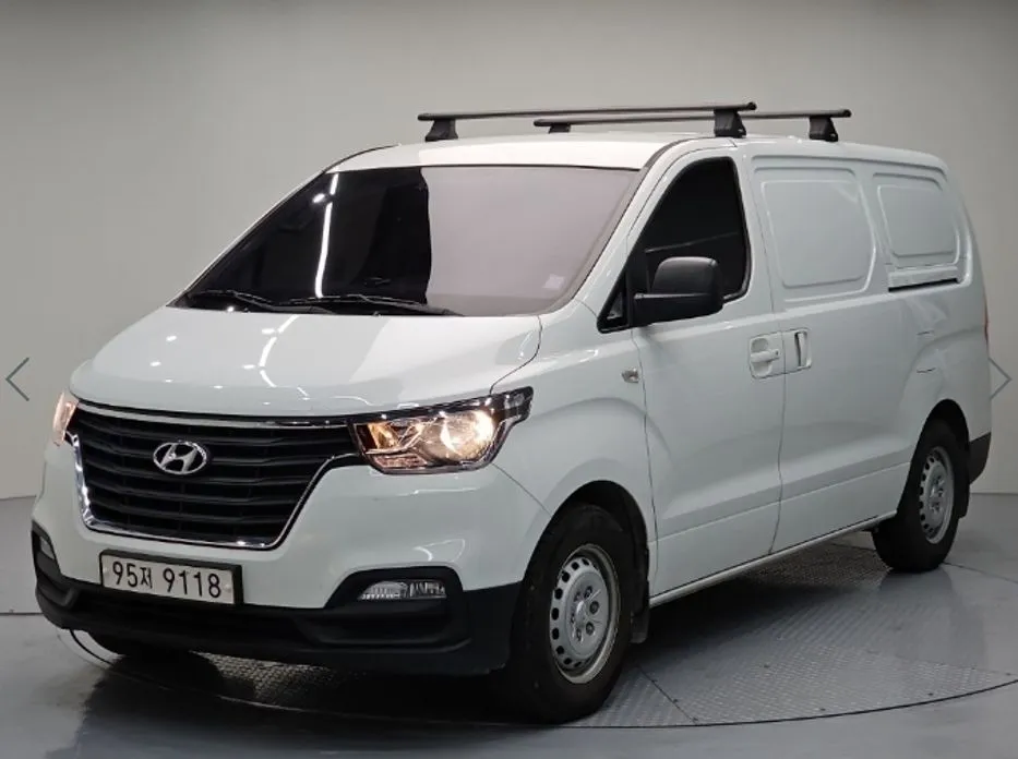 Hyundai Starex — фото 1