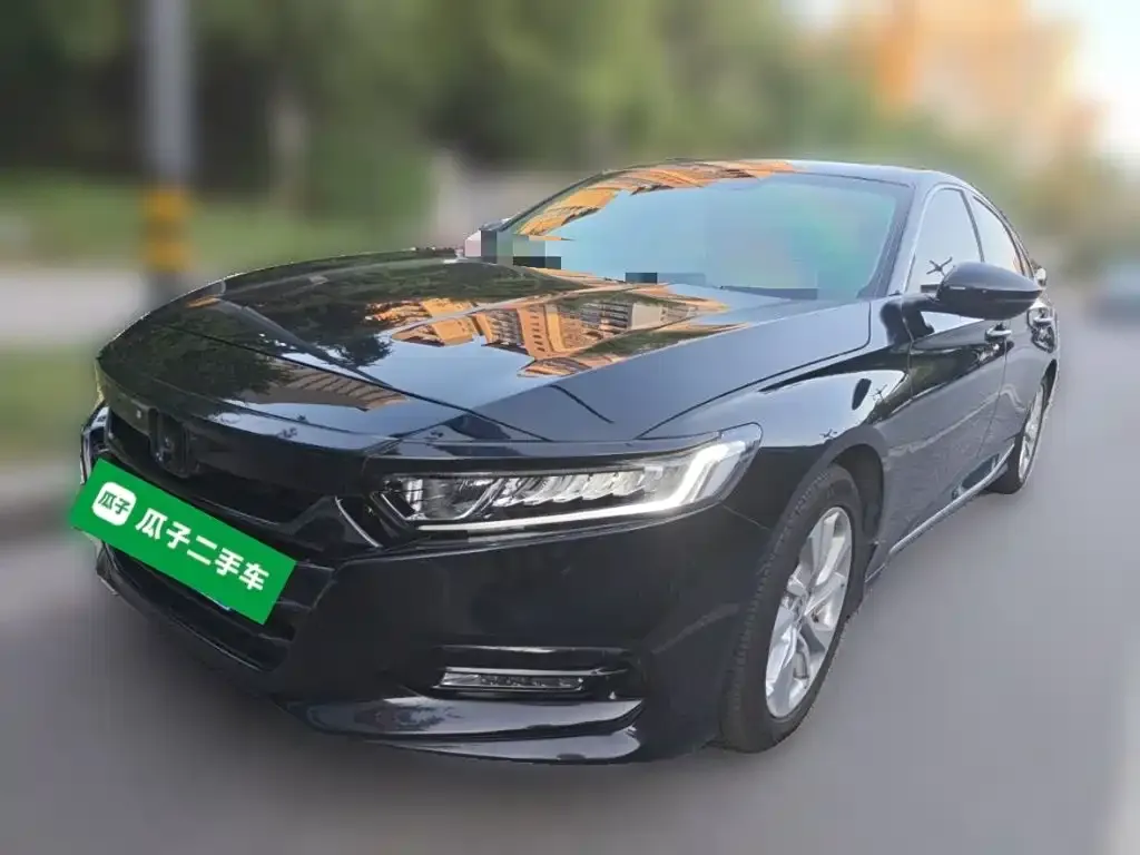 Honda Accord — фото 1