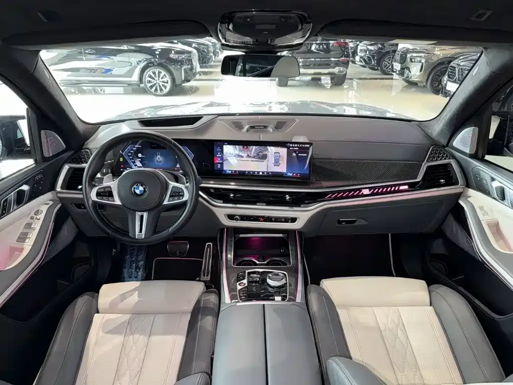 BMW X7 M60i — фото 10