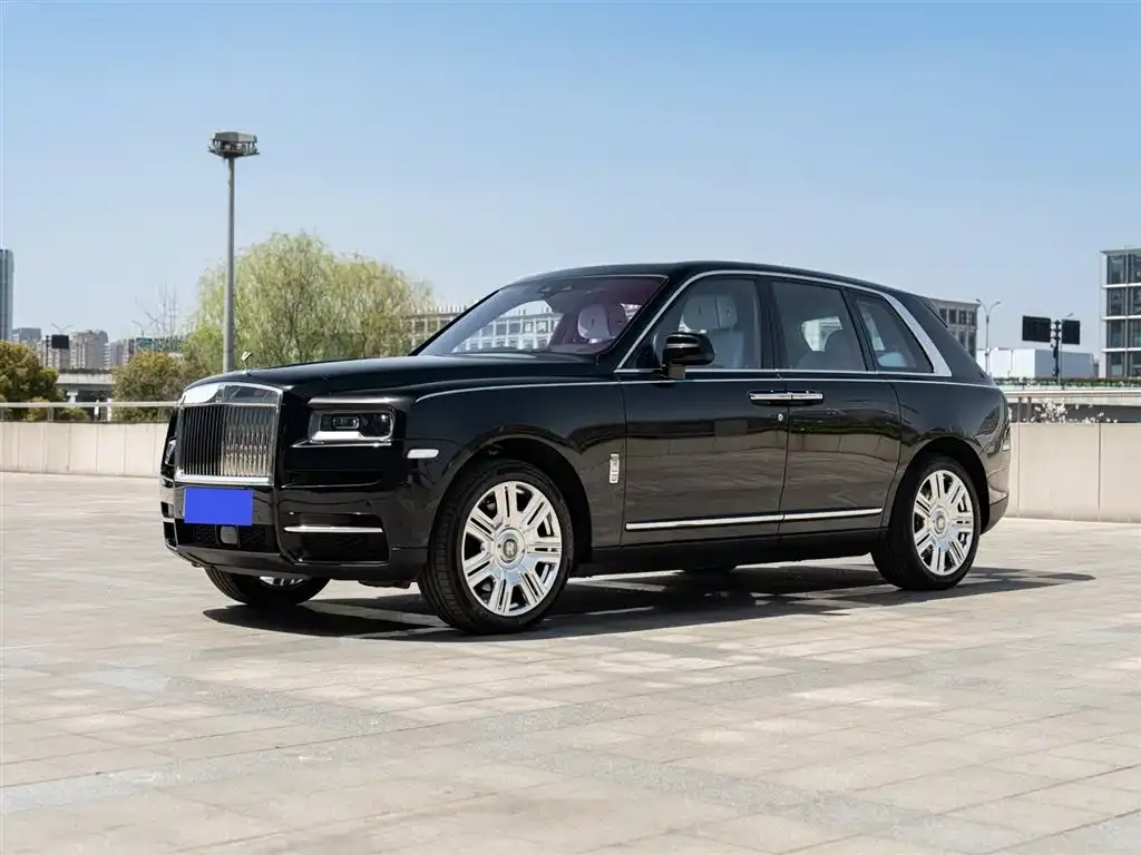 Rolls-Royce Cullinan — фото 1