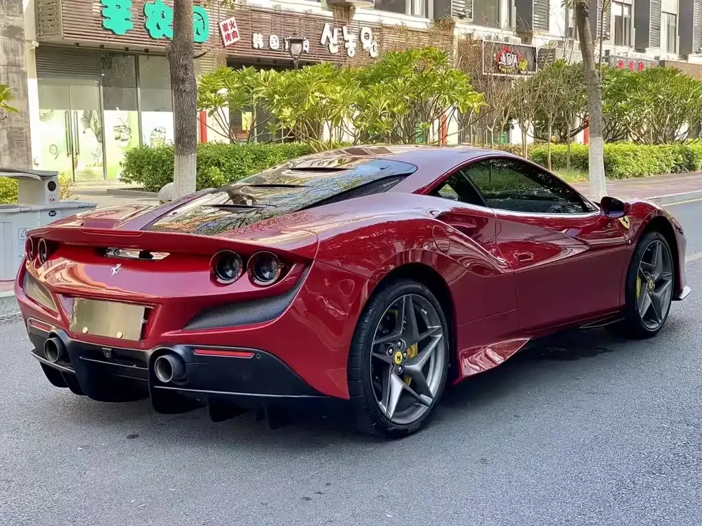 Ferrari F8 — фото 6