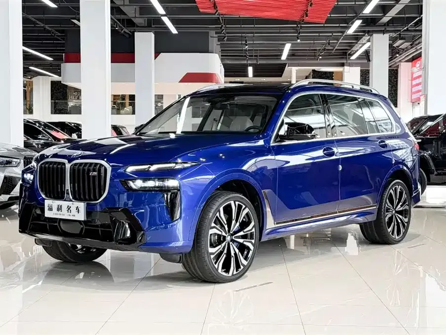 BMW X7 M60i — фото 1
