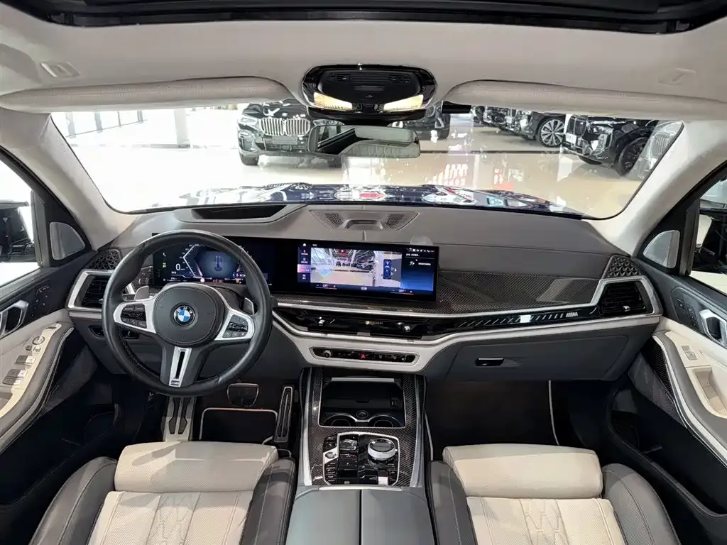 BMW X7 M60i — фото 6
