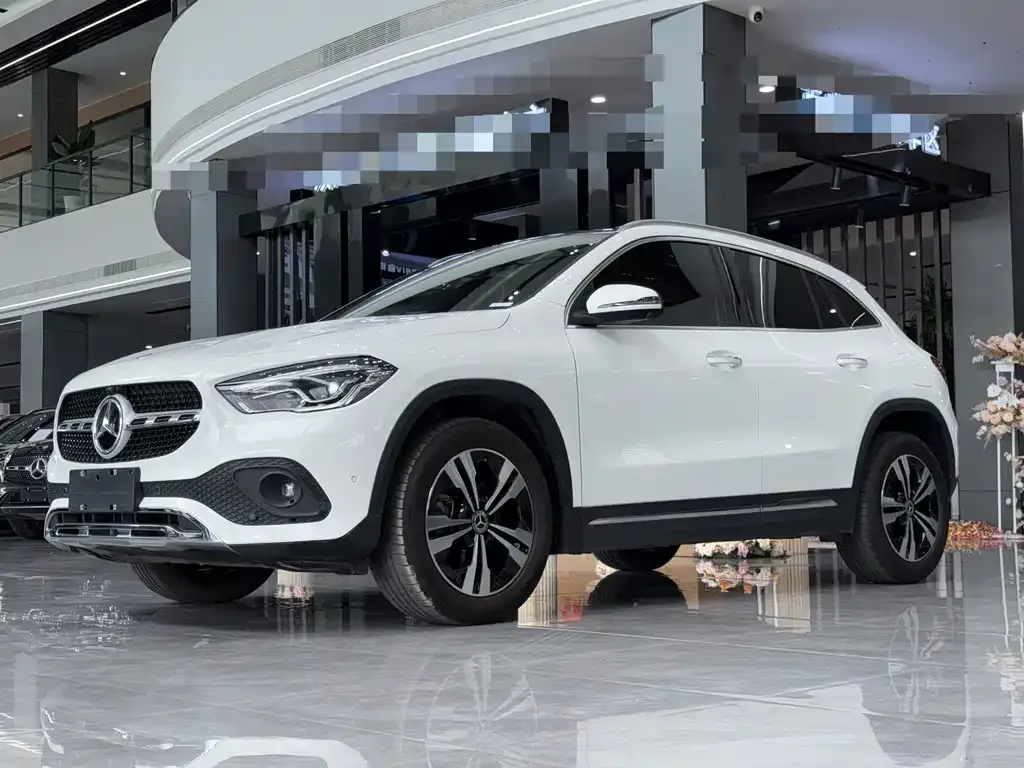 Mercedes-Benz GLA — фото 1