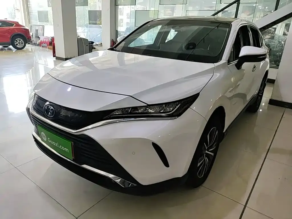 Toyota Harrier — фото 1