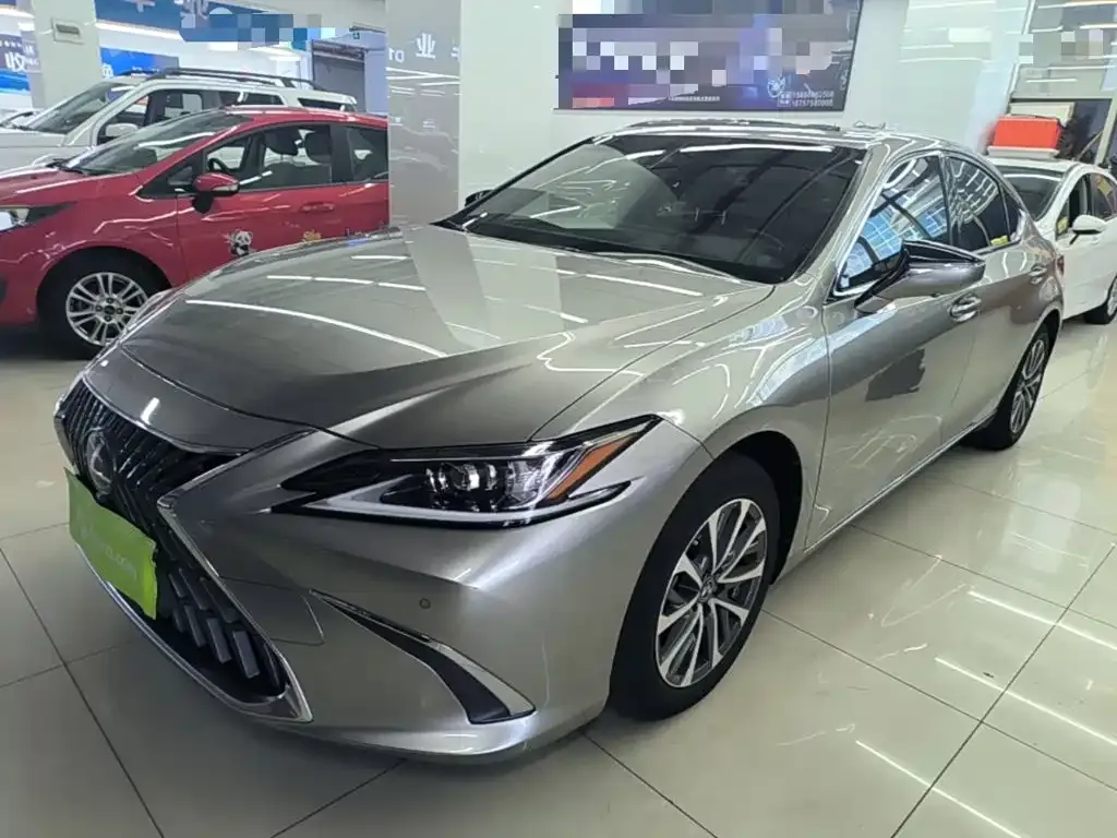 Lexus ES — фото 1