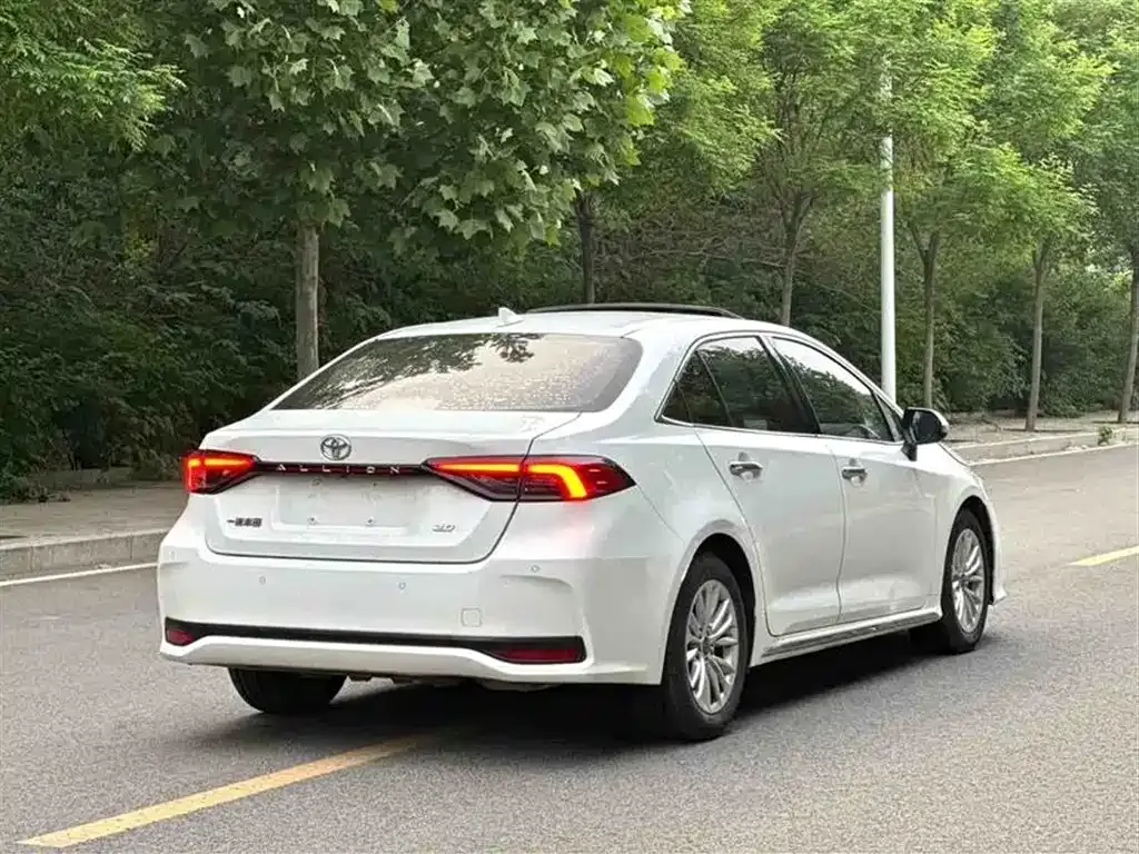 Toyota Allion — фото 2