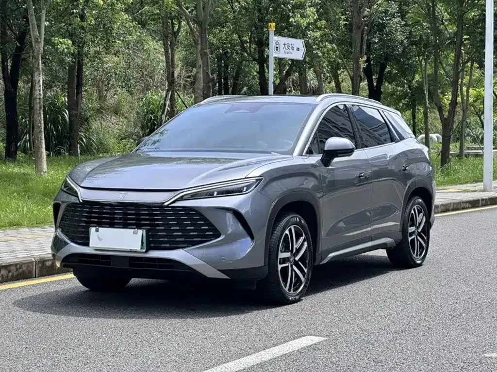 BYD L DM-i — фото 1
