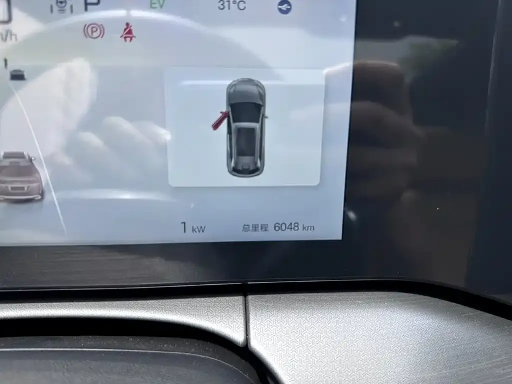 BYD L DM-i — фото 3