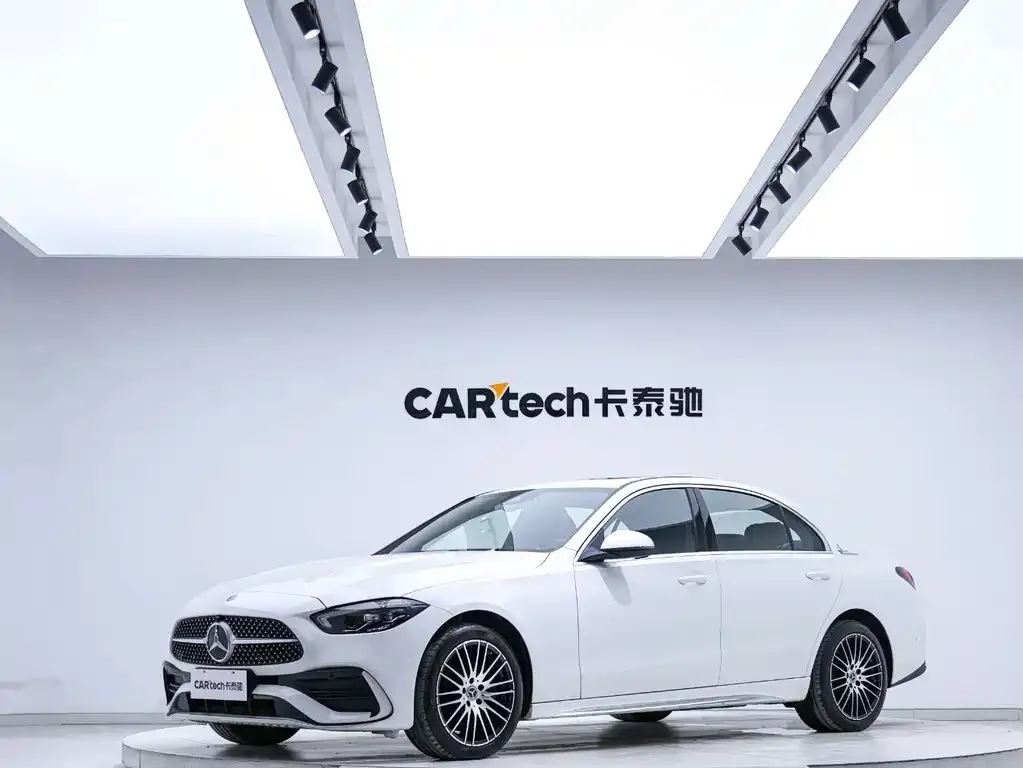 Mercedes-Benz C-Class — фото 1
