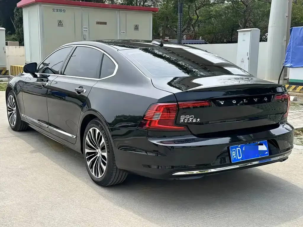 Volvo S90 — фото 9