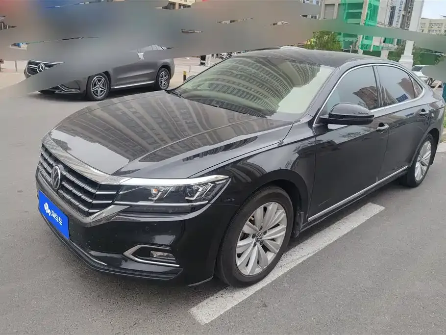 Volkswagen Passat — фото 1
