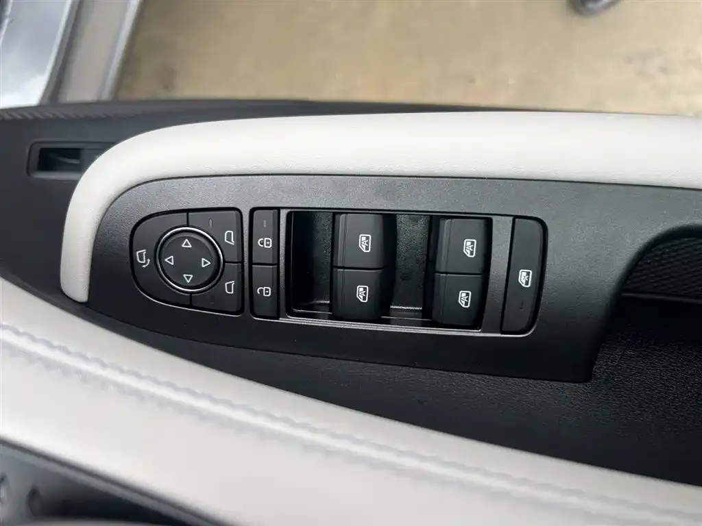 BYD Seal 05 DM-i — фото 4