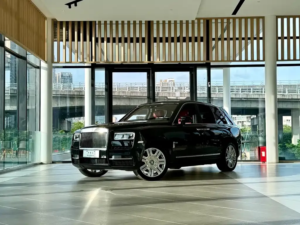 Rolls-Royce Cullinan — фото 1