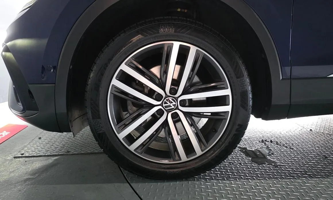 Volkswagen Tiguan — фото 7