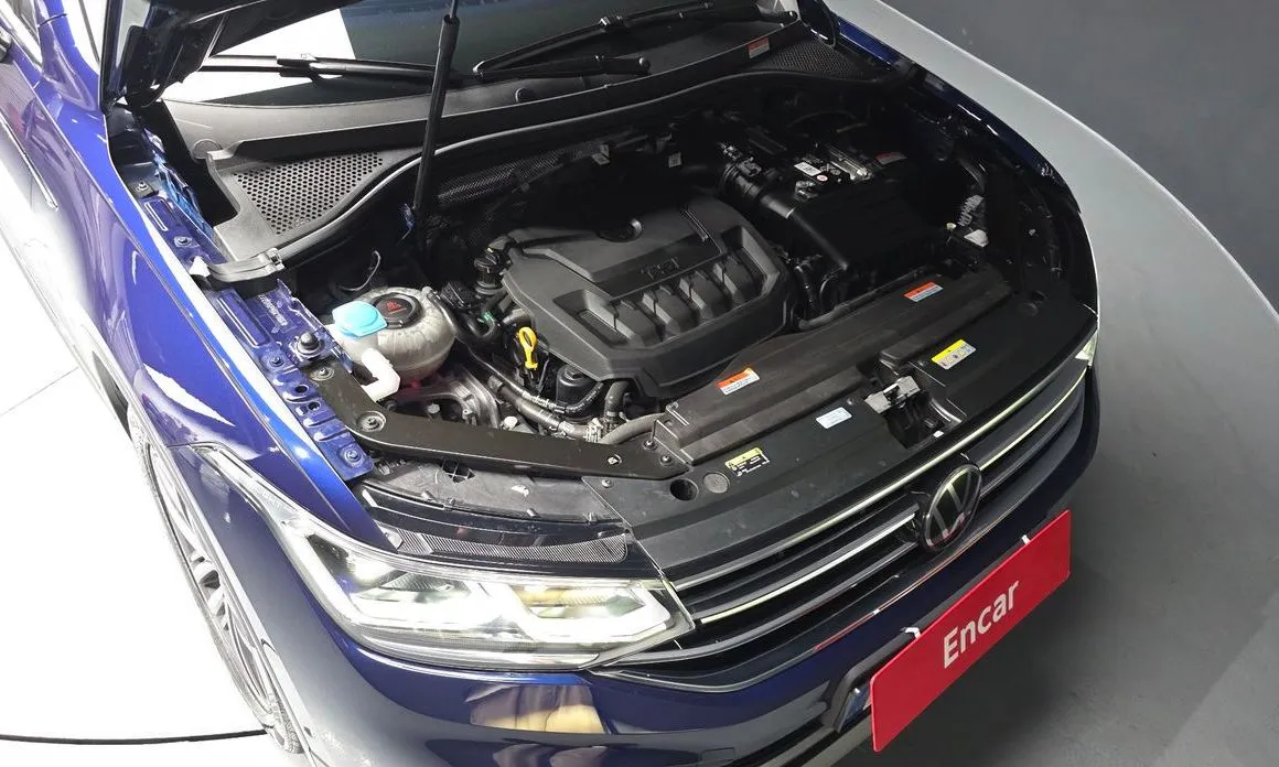 Volkswagen Tiguan — фото 9