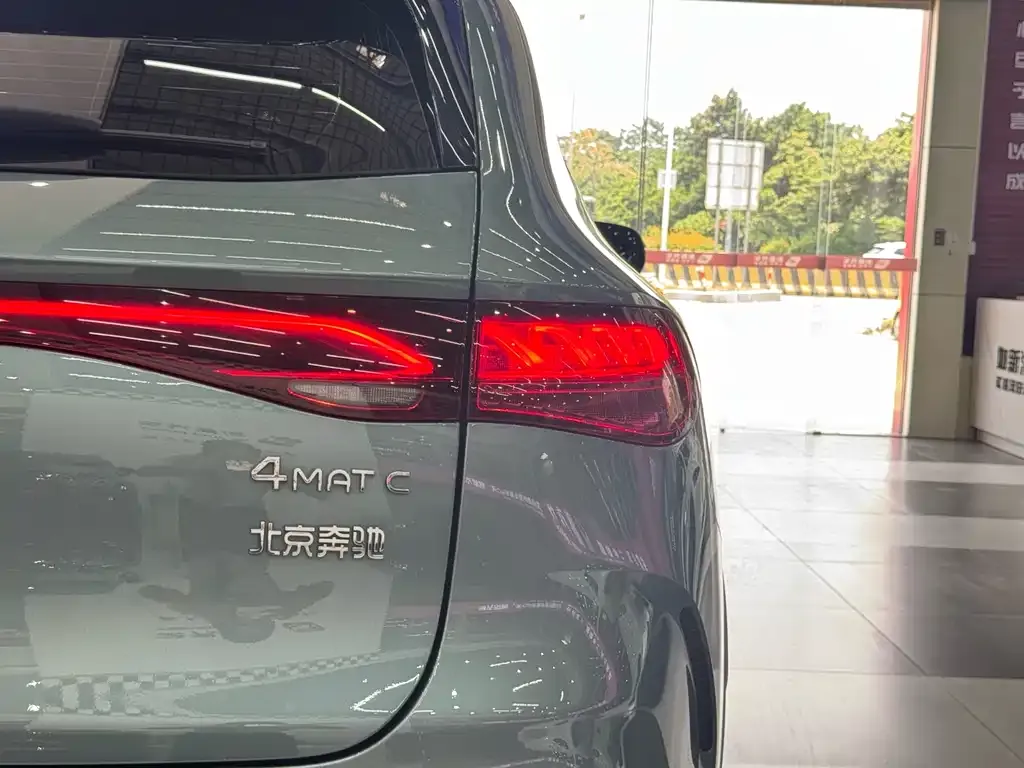 Mercedes-Benz EQE SUV — фото 2