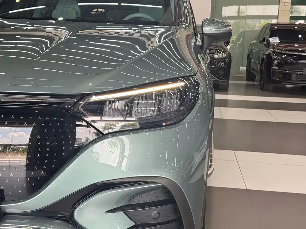 Mercedes-Benz EQE SUV — фото 6