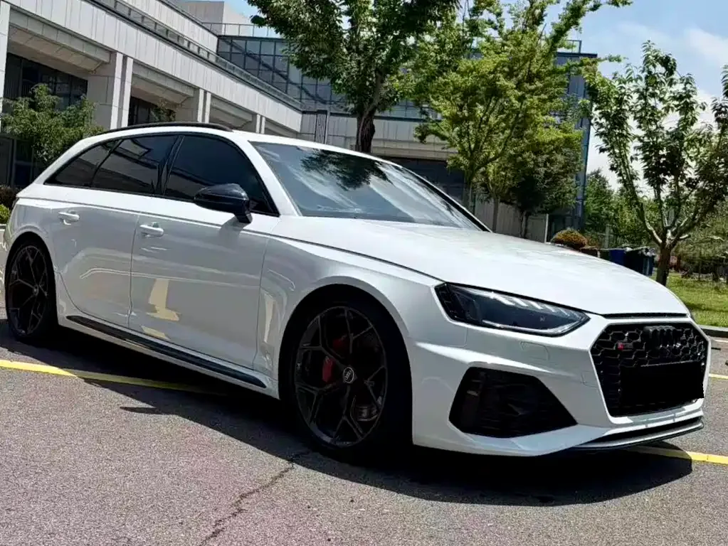 Audi RS 4 — фото 8
