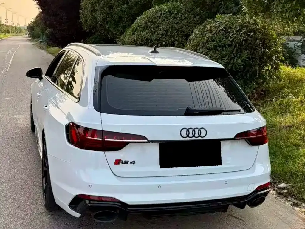 Audi RS 4 — фото 6