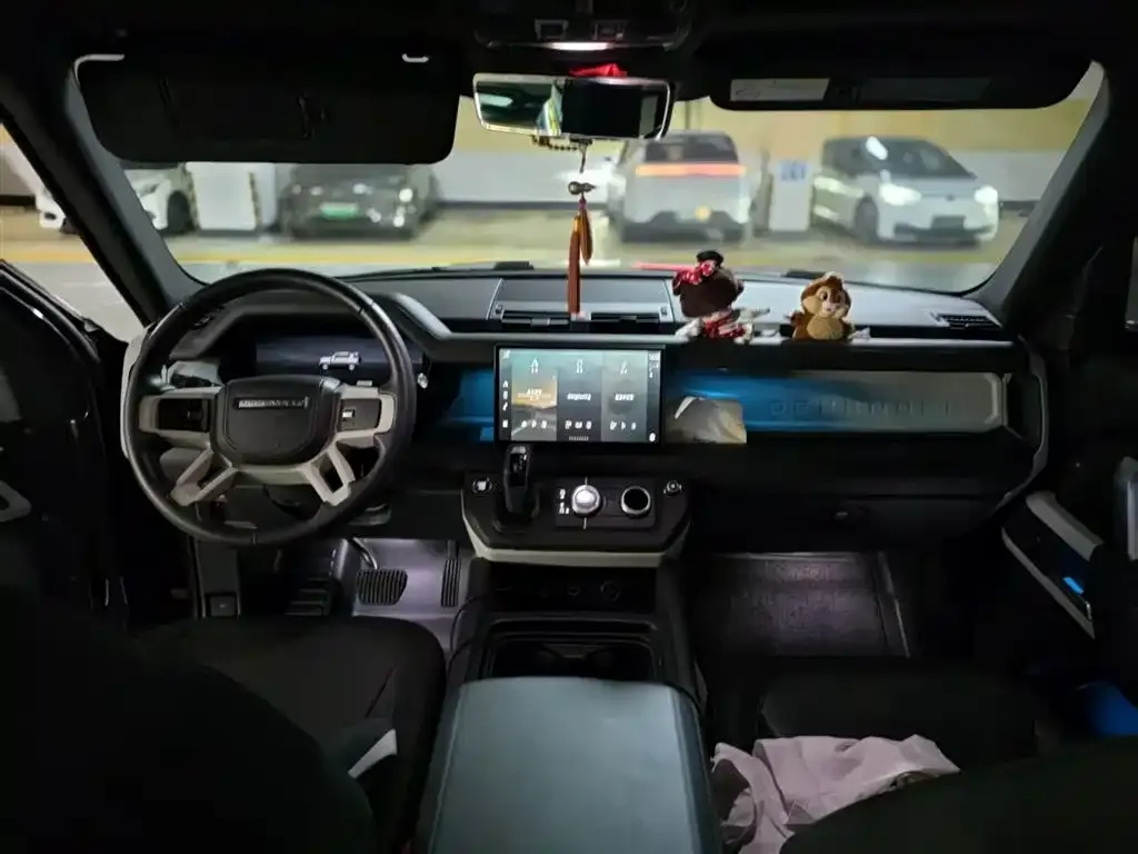 Land Rover Defender — фото 1