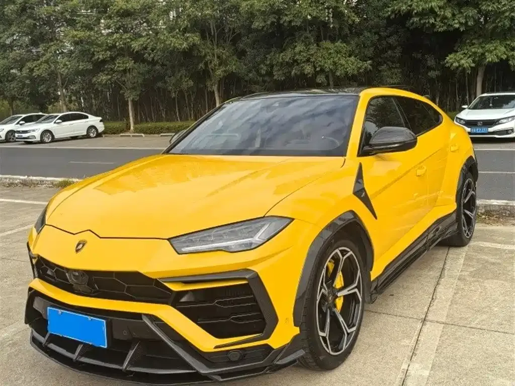 Lamborghini Urus — фото 1
