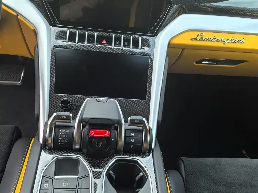 Lamborghini Urus — фото 9