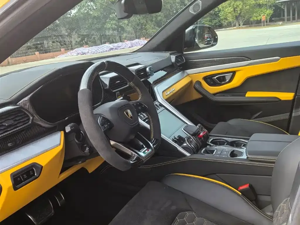 Lamborghini Urus — фото 8