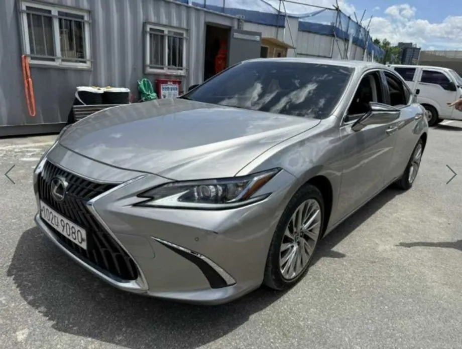 Lexus ES — фото 1