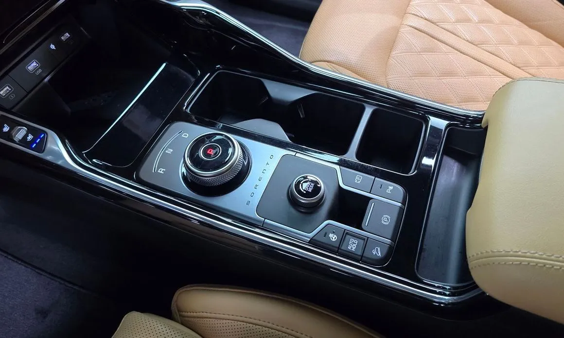 Kia Sorento — фото 9