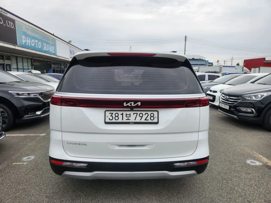 Kia Carnival — фото 6