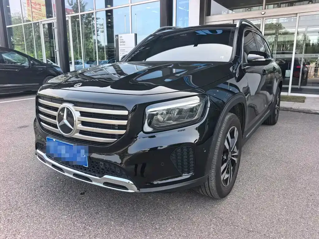 Mercedes-Benz GLB — фото 1