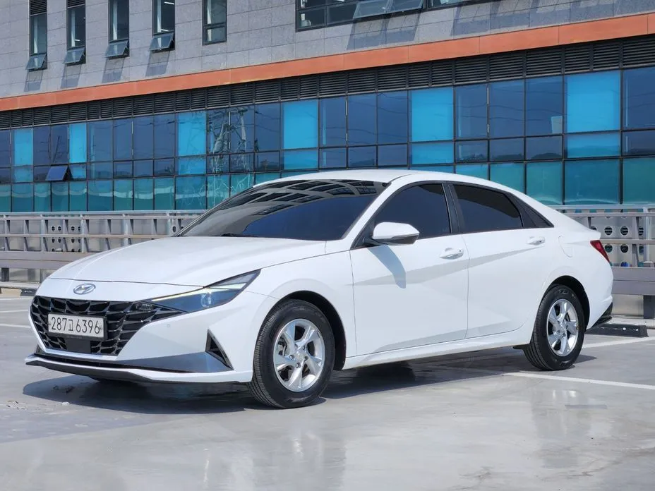 Hyundai AVANTE — фото 1