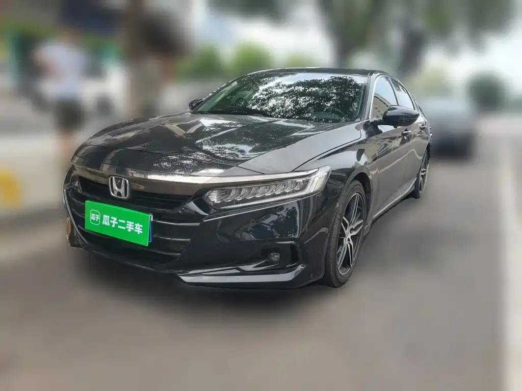 Honda Accord — фото 1