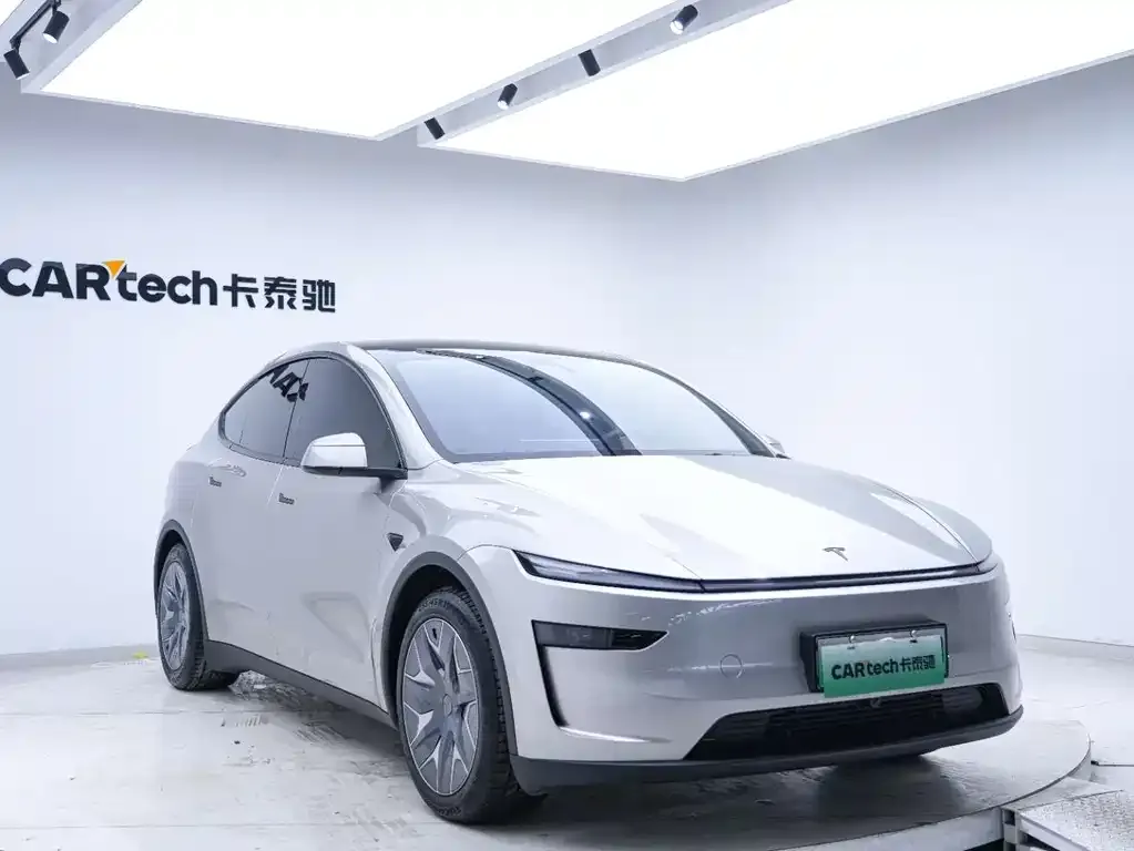 Tesla Model Y L — фото 7