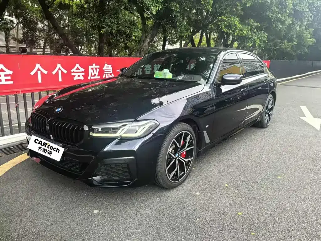 BMW 5 Series — фото 1