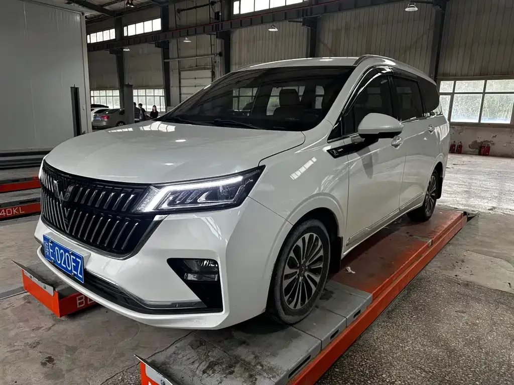 Wuling Jiachen — фото 1