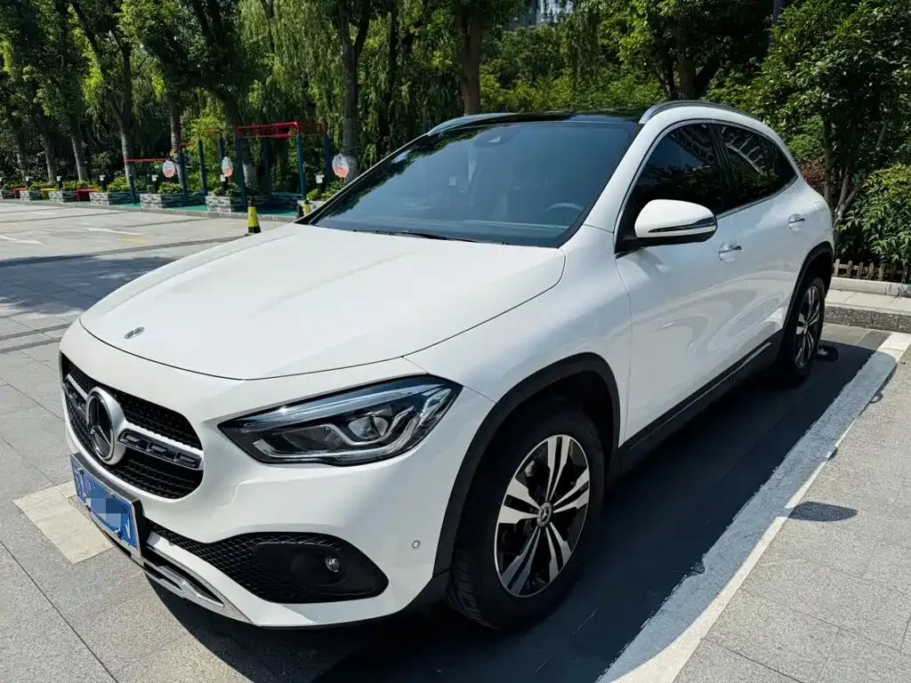 Mercedes-Benz GLA — фото 1