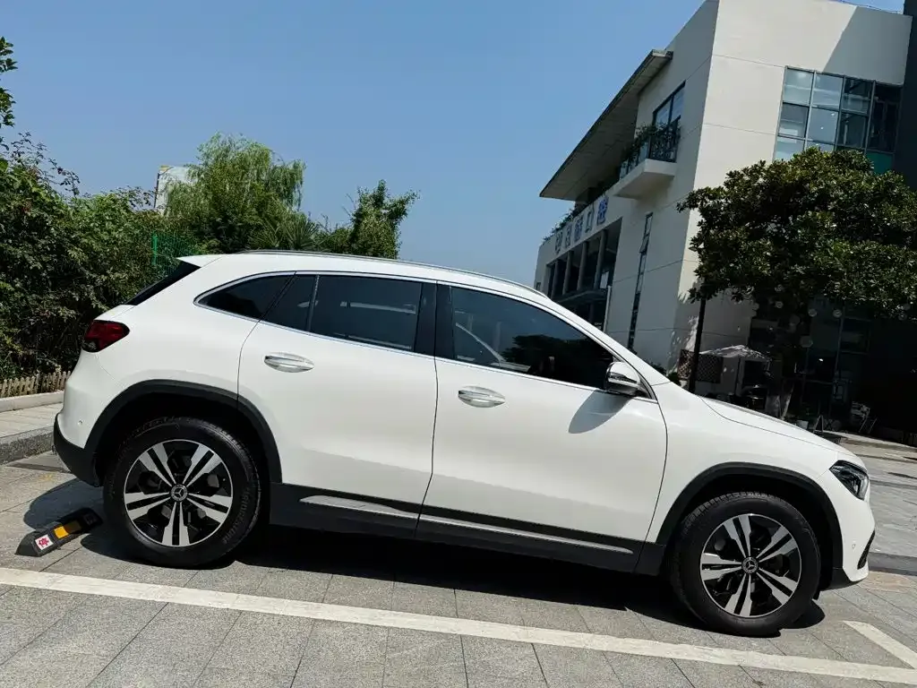 Mercedes-Benz GLA — фото 10