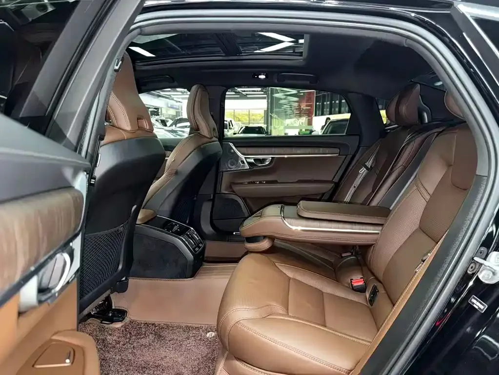 Volvo S90 — фото 4