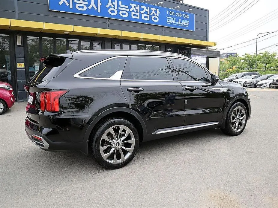 Kia Sorento — фото 10