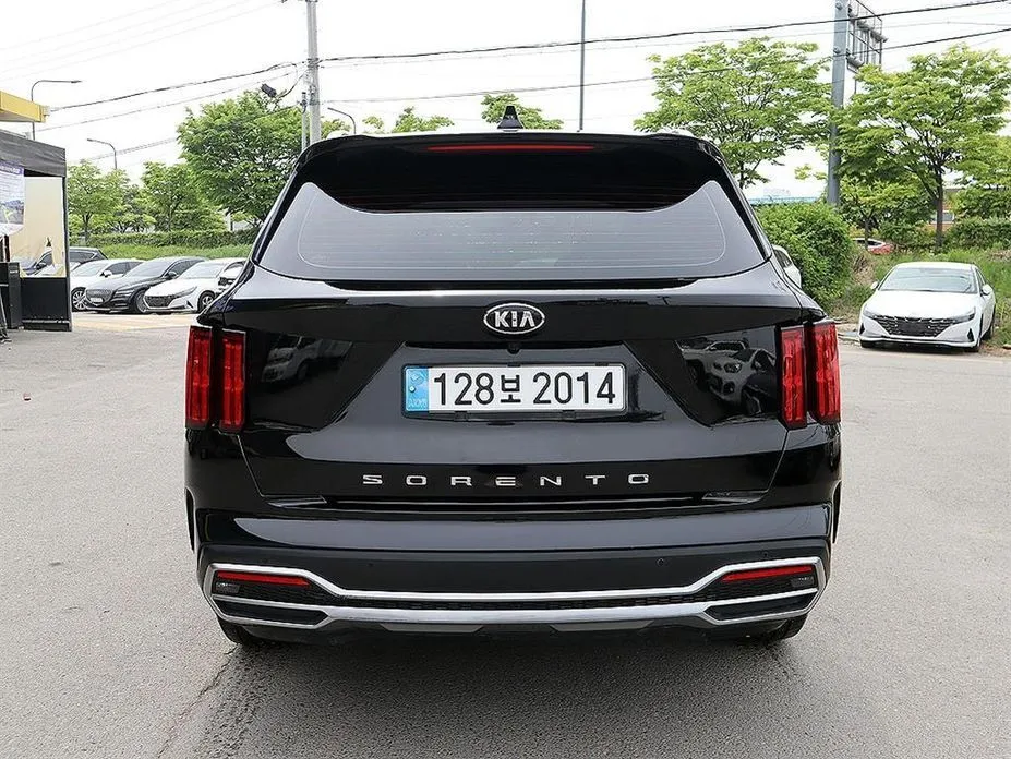 Kia Sorento — фото 9
