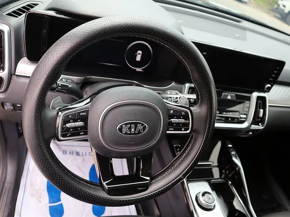 Kia Sorento — фото 8