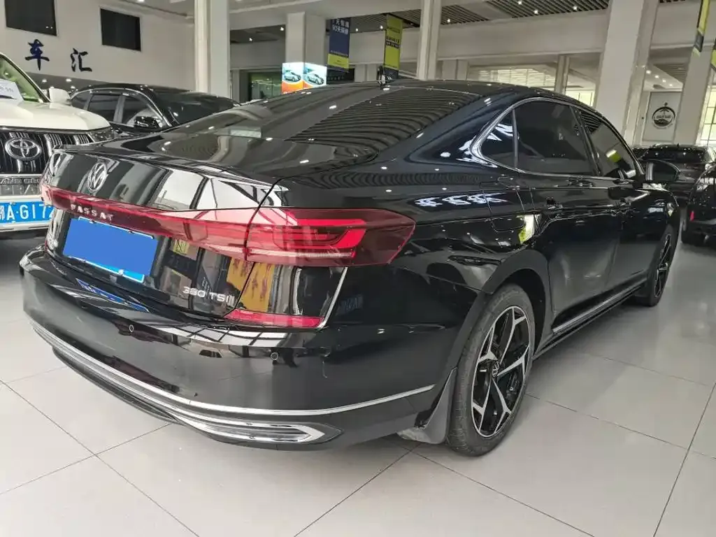 Volkswagen Passat — фото 9