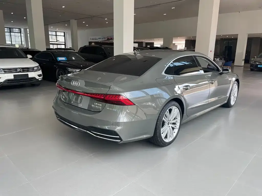 Audi A7L — фото 3
