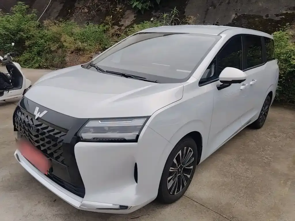 Wuling Starlight 730 New Energy — фото 1