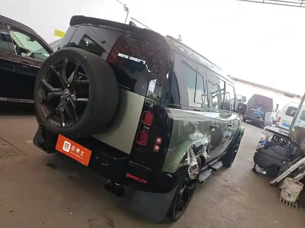 Land Rover Defender — фото 6