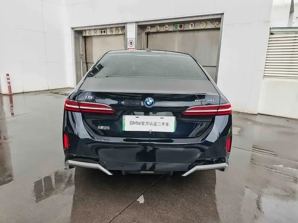 BMW i5 — фото 2